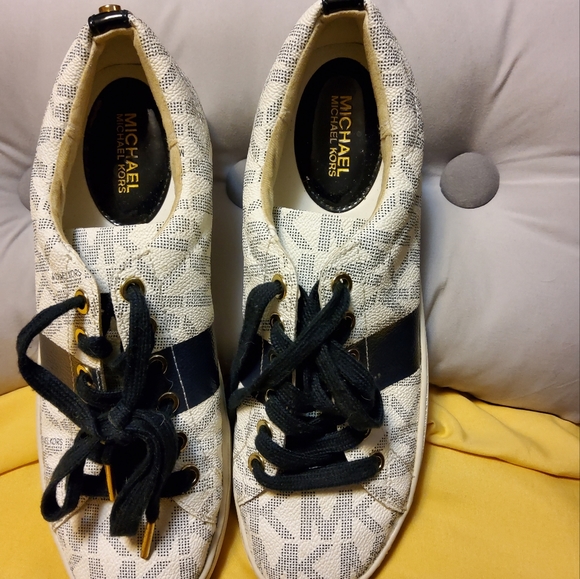 Michael Kors Sneakers - Picture 1 of 4